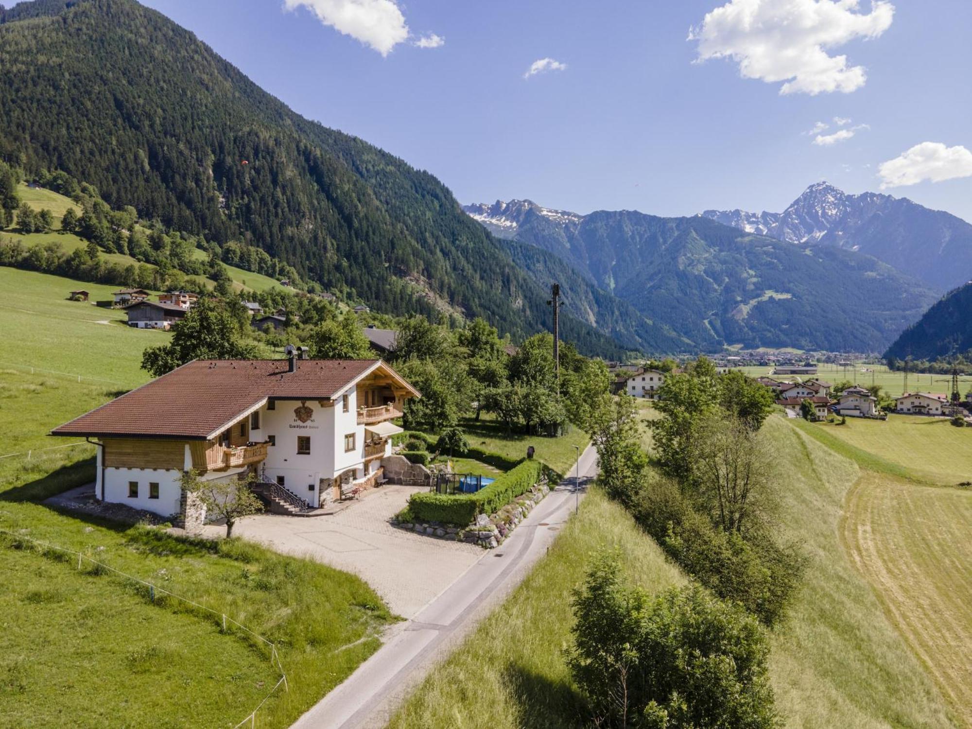 Apartment With Panoramic View Ramsau im Zillertal Bagian luar foto