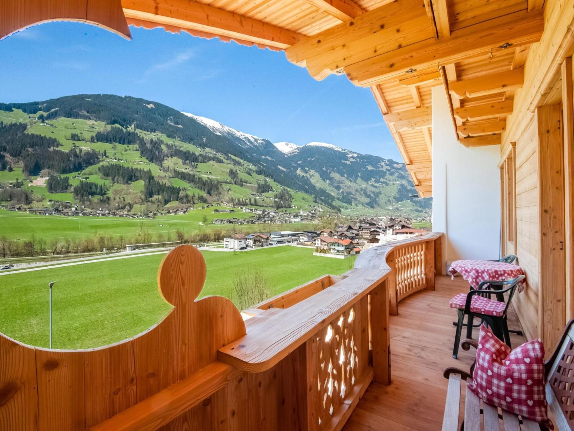 Apartment With Panoramic View Ramsau im Zillertal Bagian luar foto